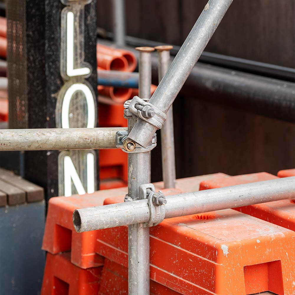 Tube & clip scaffolding